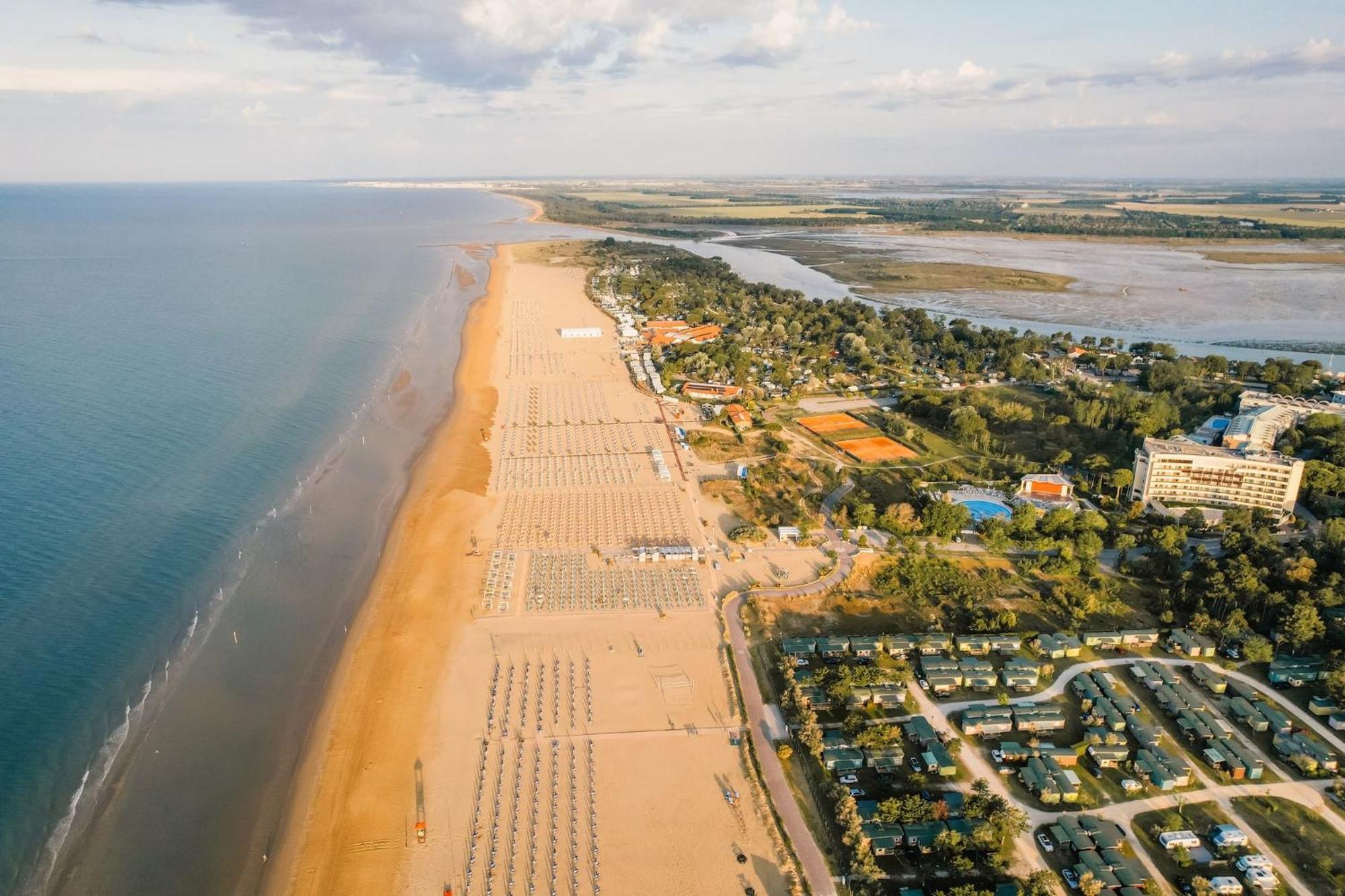 Nice Two-Bedroom Apartment 150M From The Beach Bibione Exterior photo